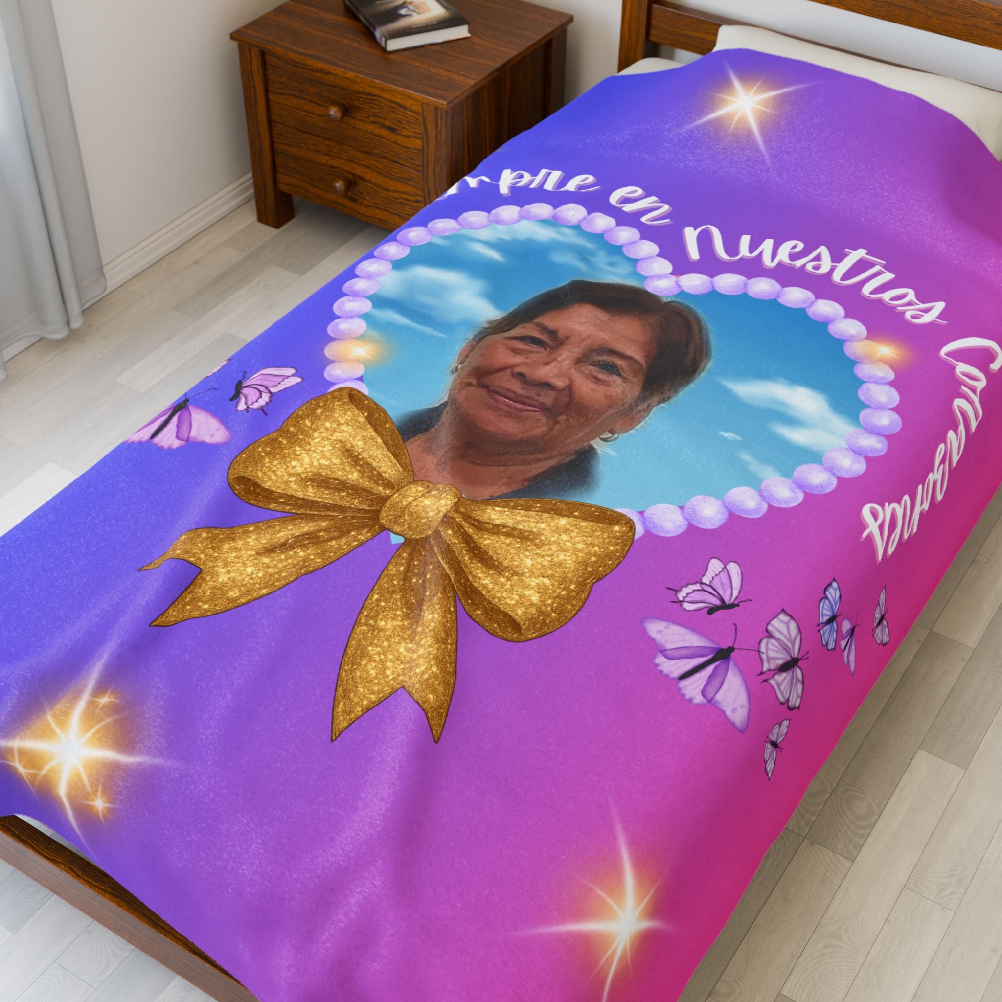Siempre En Nuestros Corazones Two Color Ombre Plush Blanket (Spanish)