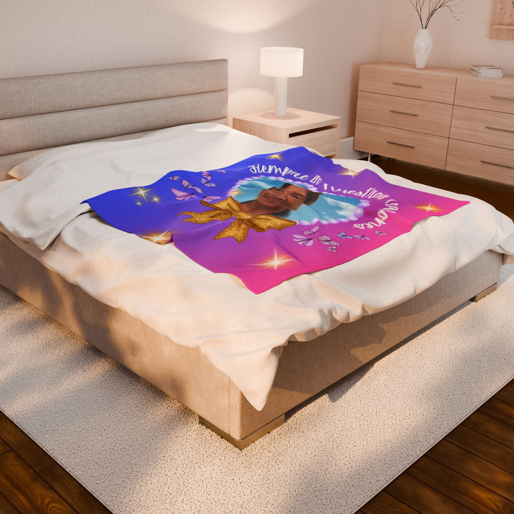 Siempre En Nuestros Corazones Two Color Ombre Plush Blanket (Spanish)